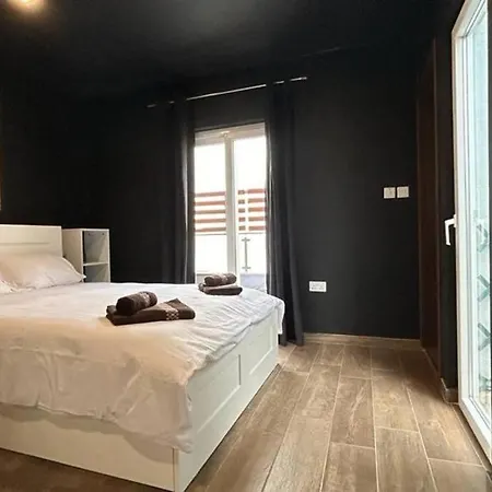 Apartament Charming 3-bed Retreat In Quiet Area- St Julians St. Julian's