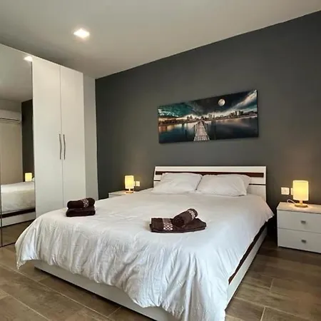 Apartament Charming 3-bed Retreat In Quiet Area- St Julians *